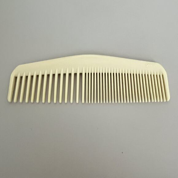 Vintage Goody Large comb 7 inches off white Retro Props‎ Wide tooth 80's - Picture 1 of 2
